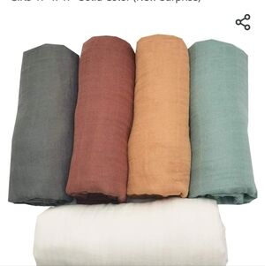 4 Multicolor Swaddle Blankets